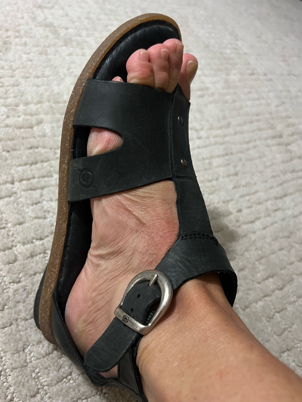 Born sandals